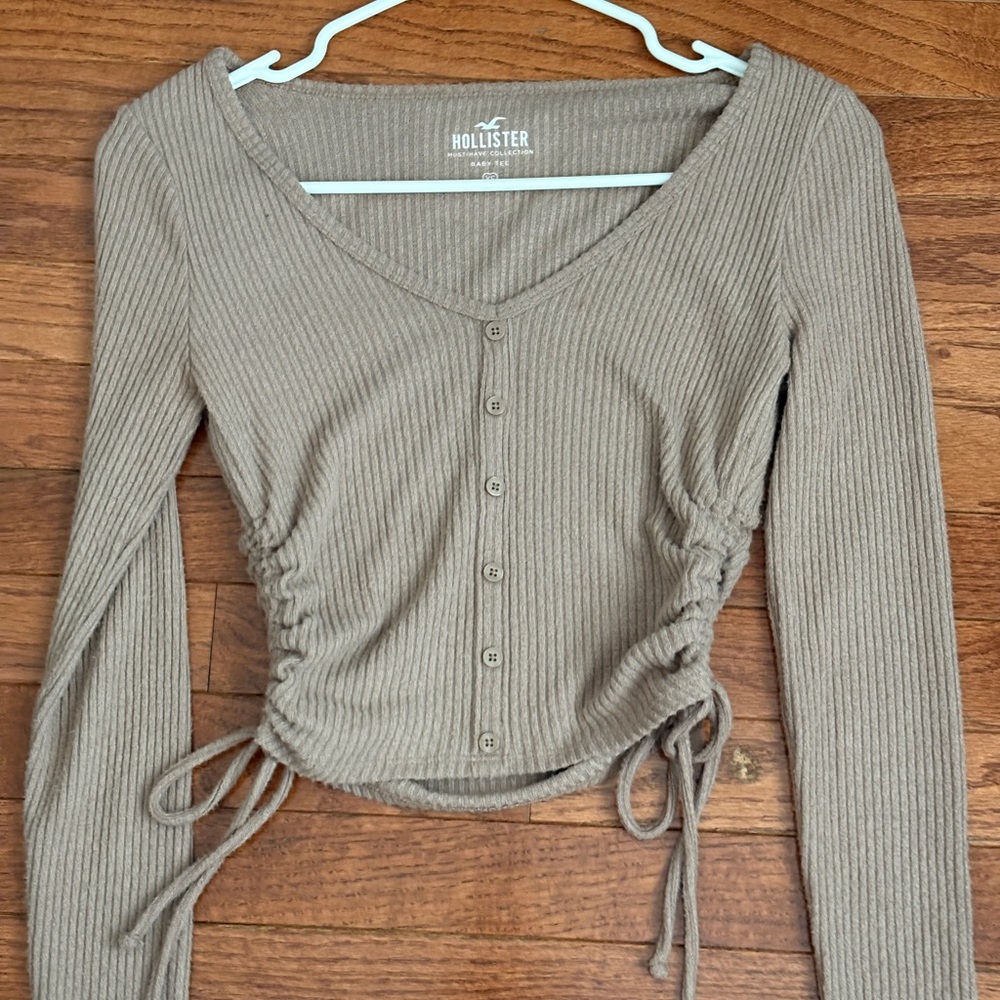 Hollister Women's Beige Ribbed Button-Down Top